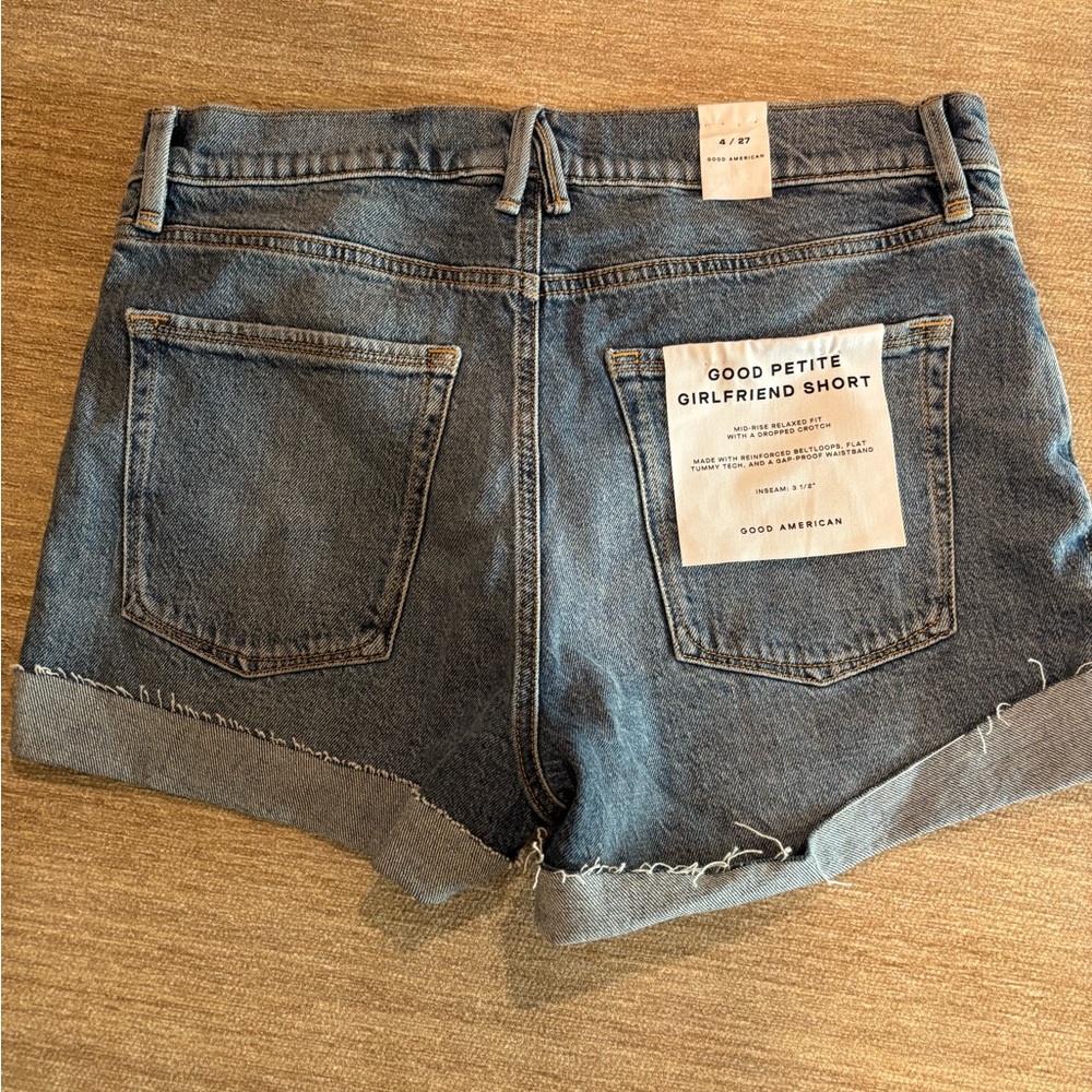 Good American Classic Blue Boyfriend Jean Shorts - Picture 3 of 4